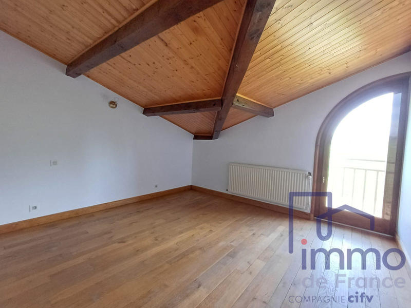 Villa - 240 m² - 8 pièces