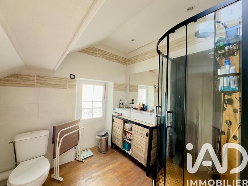 Maison - 200 m² - 8 pièces