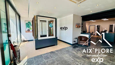 Fonds de commerce - Local commercial - 215 m²