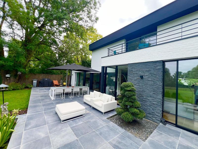 Maison - 255 m² - 6 pièces