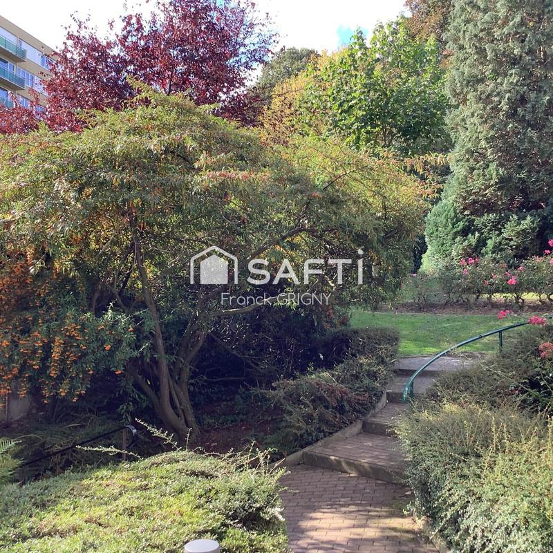 Appartement - 93 m² - 5 pièces