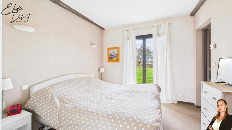 Maison - 242 m² - 7 pièces