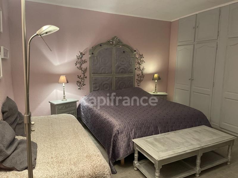 Maison - 305 m² - 9 pièces