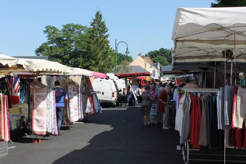 Marché le jeudi matin à la Suze-sur-Sarthe