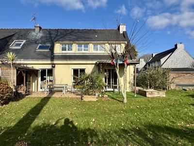 Maison - 97 m² - 5 pièces