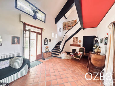 Maison - 202 m² - 6 pièces