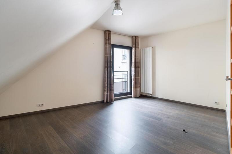 Maison - 185 m² - 9 pièces