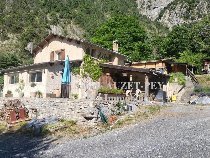 Propriété - 180 m² - 5 pièces