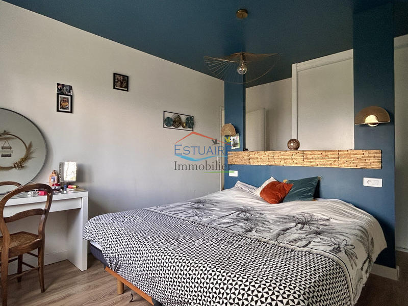 Maison - 220 m² - 9 pièces