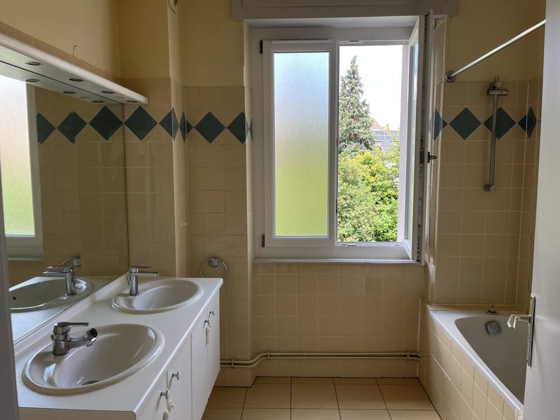 Appartement - 93 m² - 3 pièces