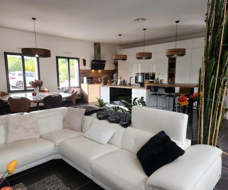 Maison - 240 m² - 7 pièces