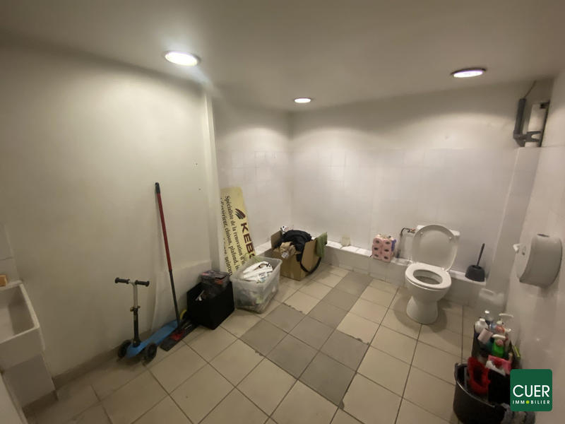 Local commercial - 110 m² - 3 pièces