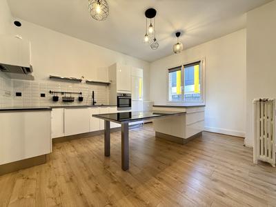 Appartement - 79 m² - 5 pièces