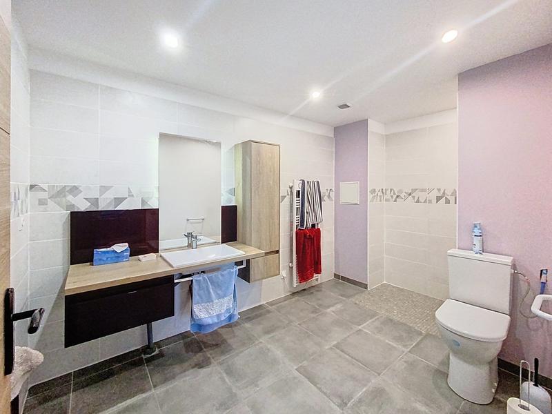 Maison - 258 m² - 6 pièces