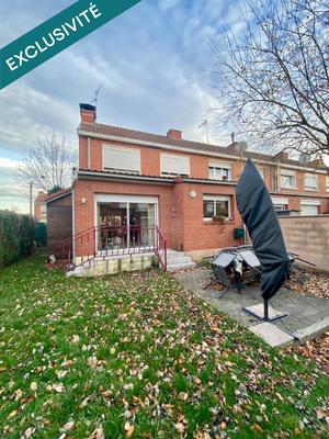 Maison - 90 m² - 5 pièces