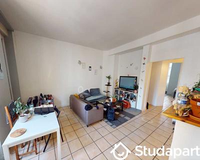 Chambre - 90 m² - 1 pièce