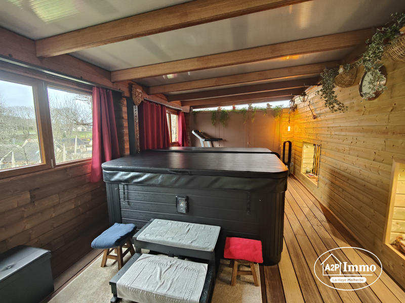 Maison - 170 m² - 10 pièces