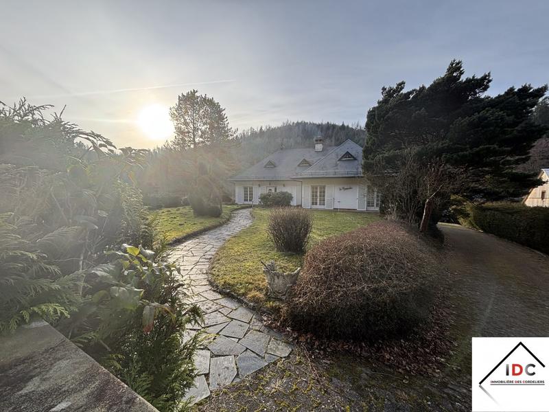 Maison - 172 m² - 5 pièces