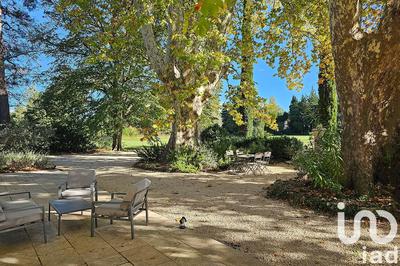 Maison - 210 m² - 7 pièces