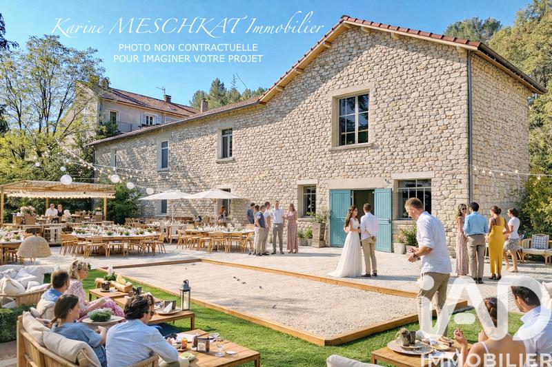 Maison - 308 m² - 10 pièces