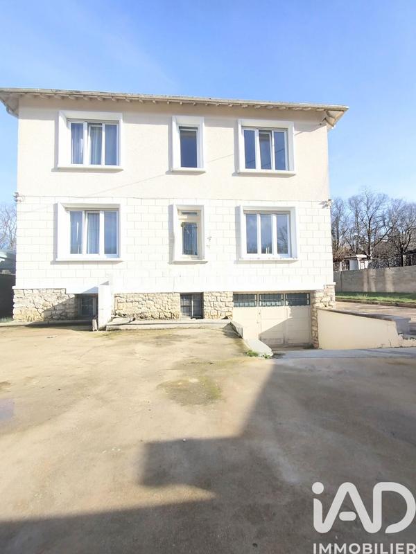 Maison - 180 m² - 8 pièces