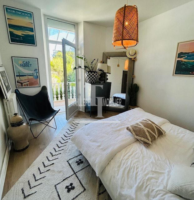 Maison - 208 m² - 7 pièces