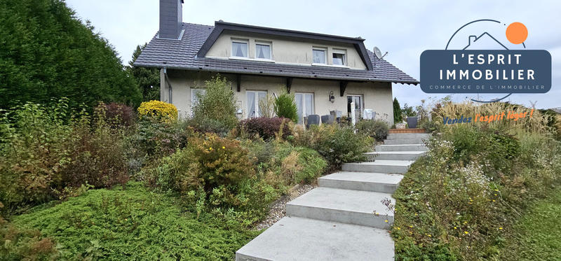 Maison - 223 m² - 7 pièces