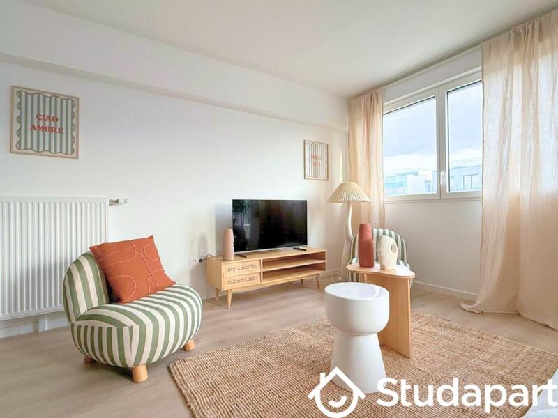 Chambre - 9 m² - 1 pièce