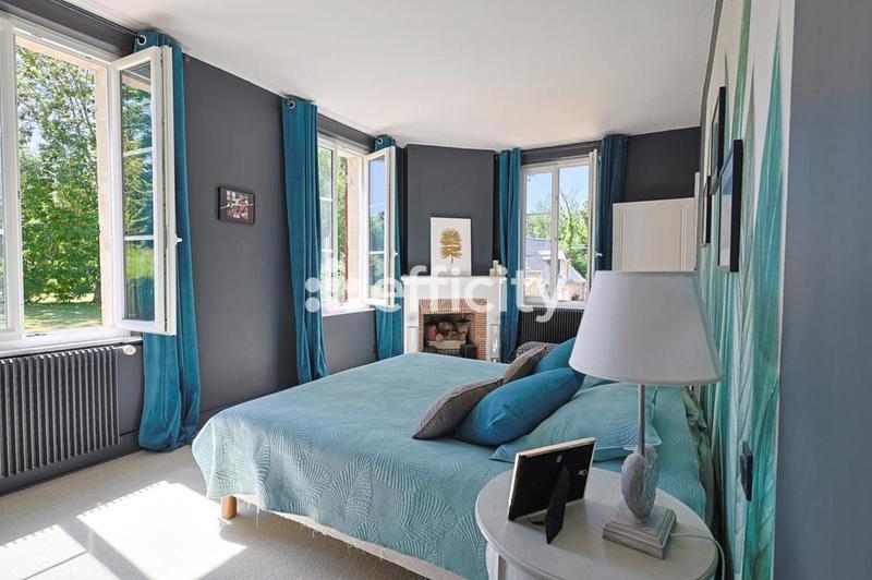 Maison - 229 m² - 9 pièces