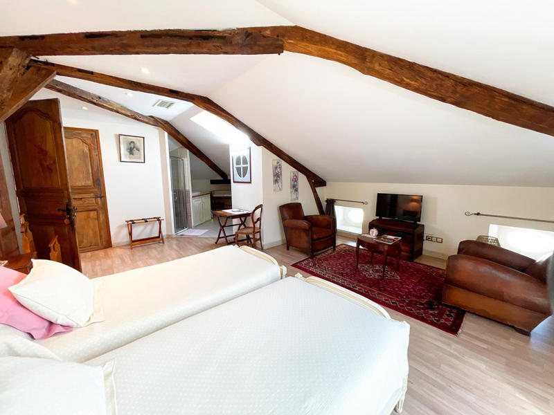 Maison de village - 467 m² - 24 pièces