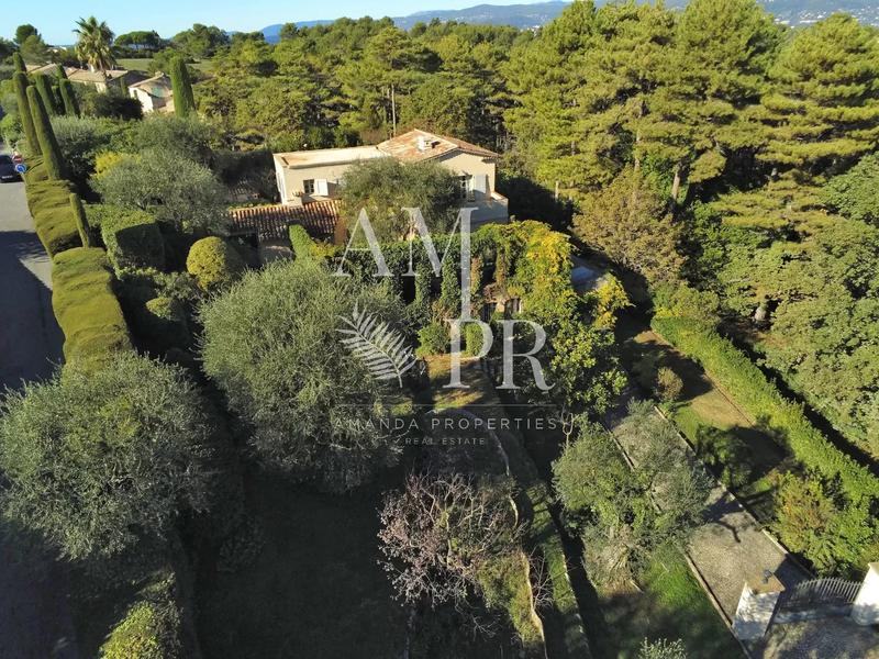 Maison - 290 m² - 7 pièces