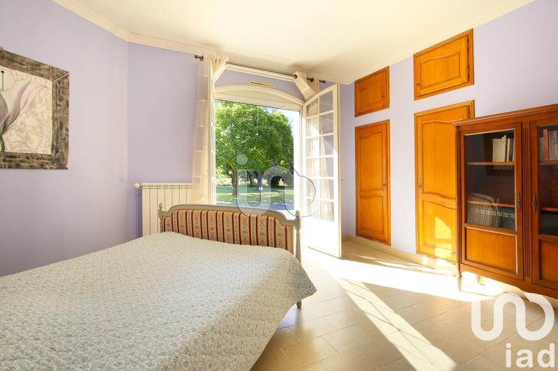 Maison - 220 m² - 7 pièces