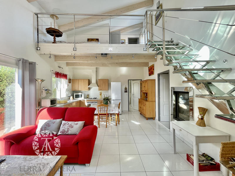 Villa - 285 m² - 10 pièces