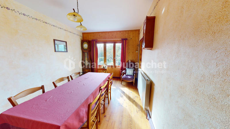 Maison - 215 m² - 10 pièces