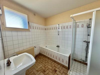 Maison - 138 m² - 5 pièces