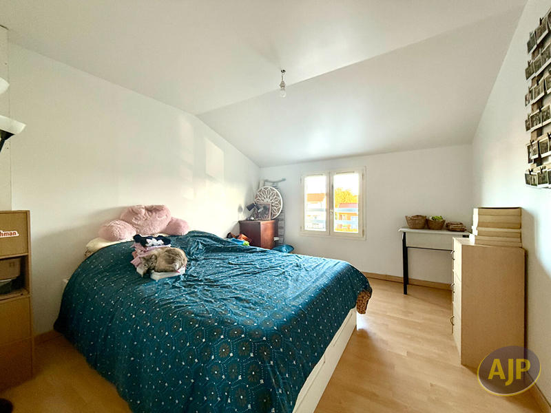 Maison - 104 m² - 6 pièces