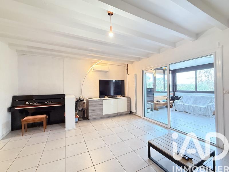 Maison - 242 m² - 9 pièces