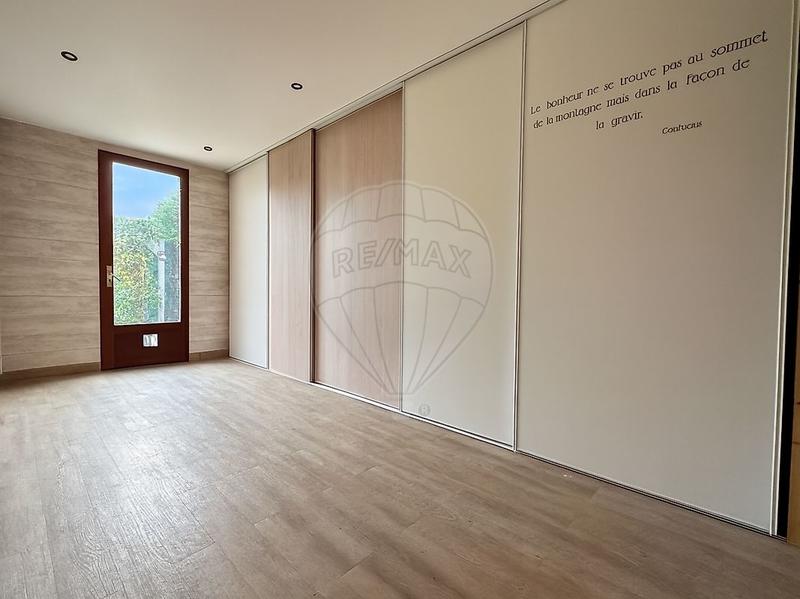 Maison - 142 m² - 6 pièces