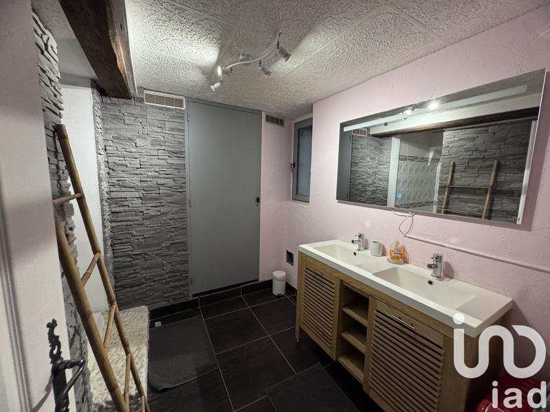 Maison - 235 m² - 6 pièces