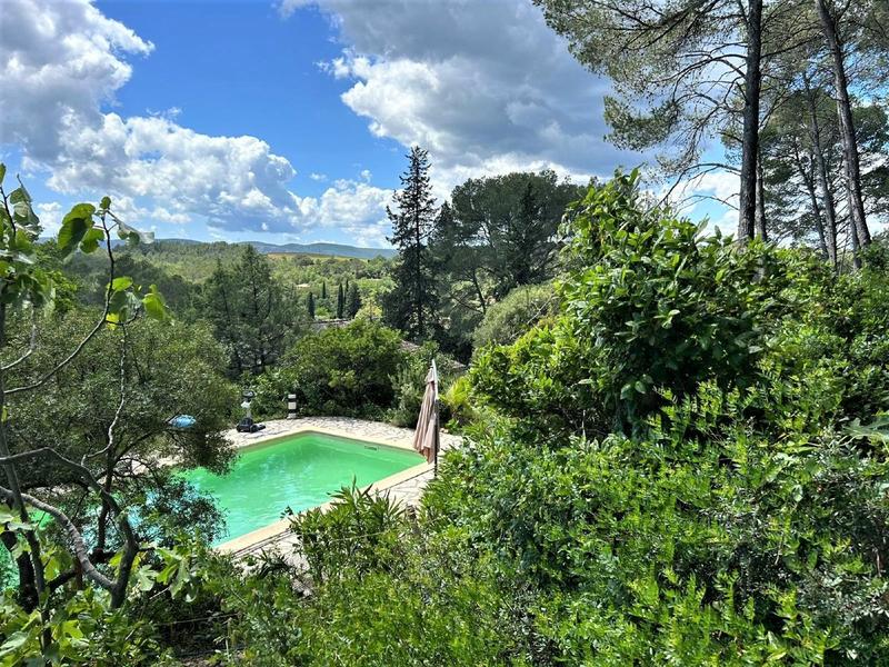 Maison - 195 m² - 8 pièces