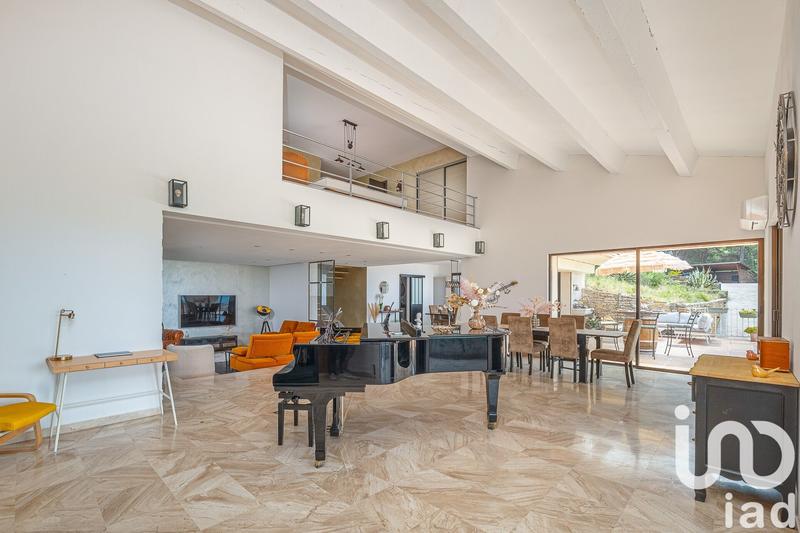 Maison - 350 m² - 10 pièces