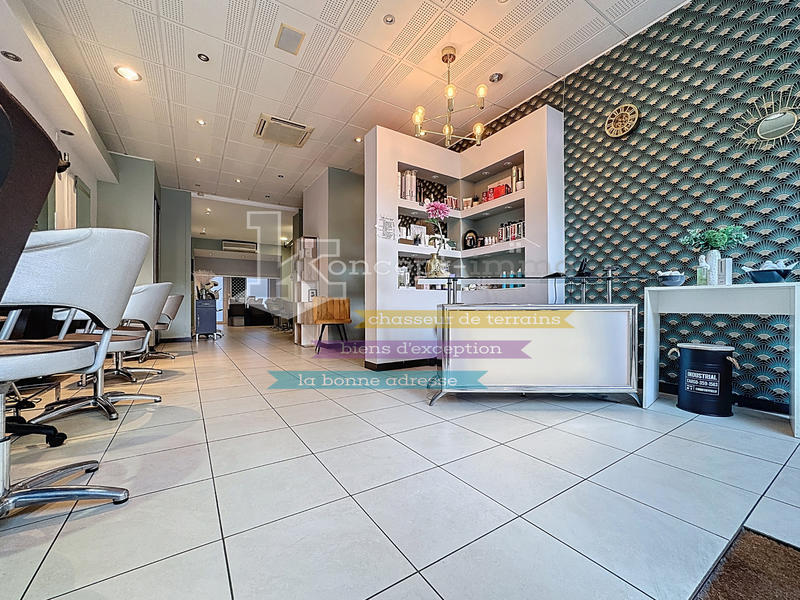 Immeuble - 117 m² - 6 pièces