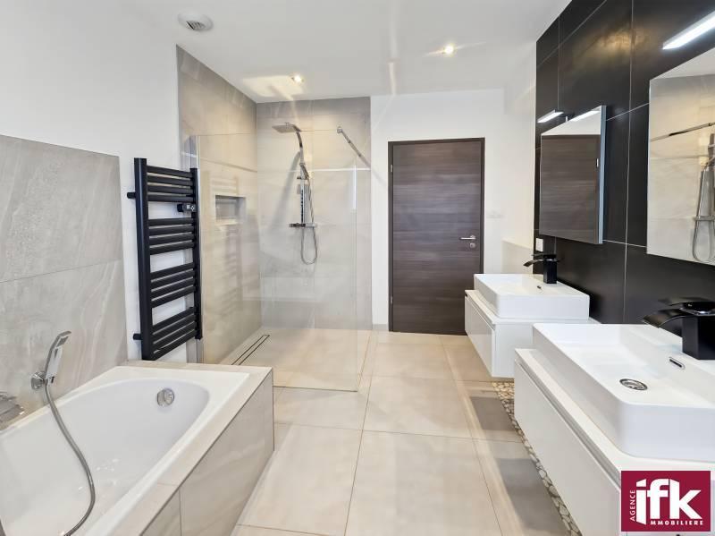 Maison - 142 m² - 5 pièces