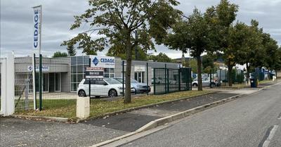 Local d'activités - 152 m² - 3 pièces