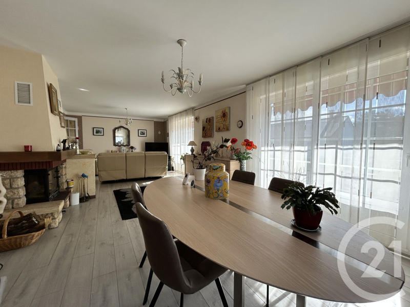 Maison - 141 m² - 7 pièces