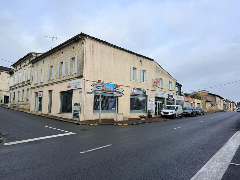 Maison - 680 m² - 12 pièces