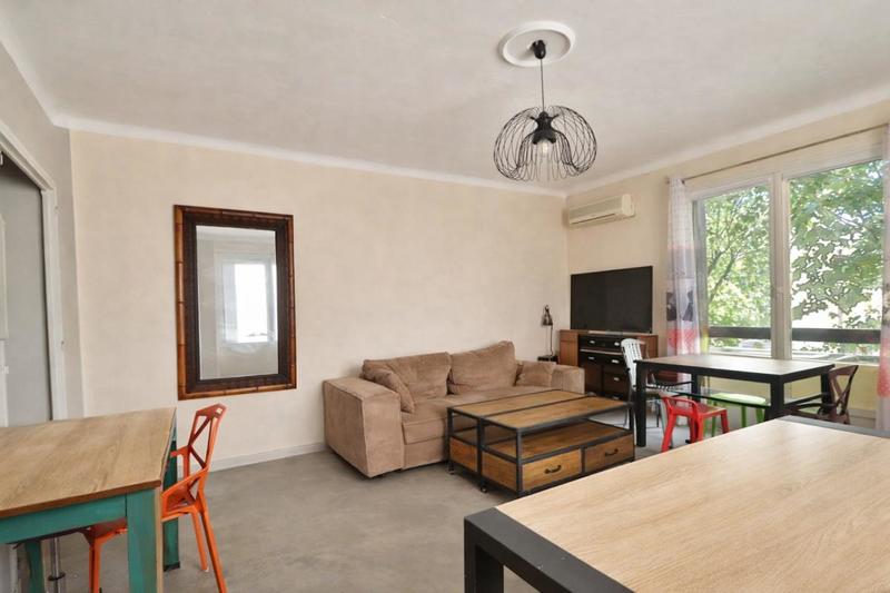 Appartement - 97 m² - 5 pièces