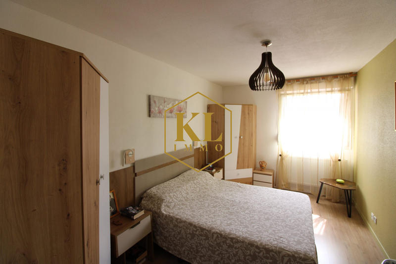 Appartement - 94 m² - 5 pièces