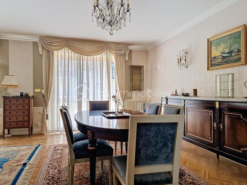 Maison de ville - 152 m² - 9 pièces