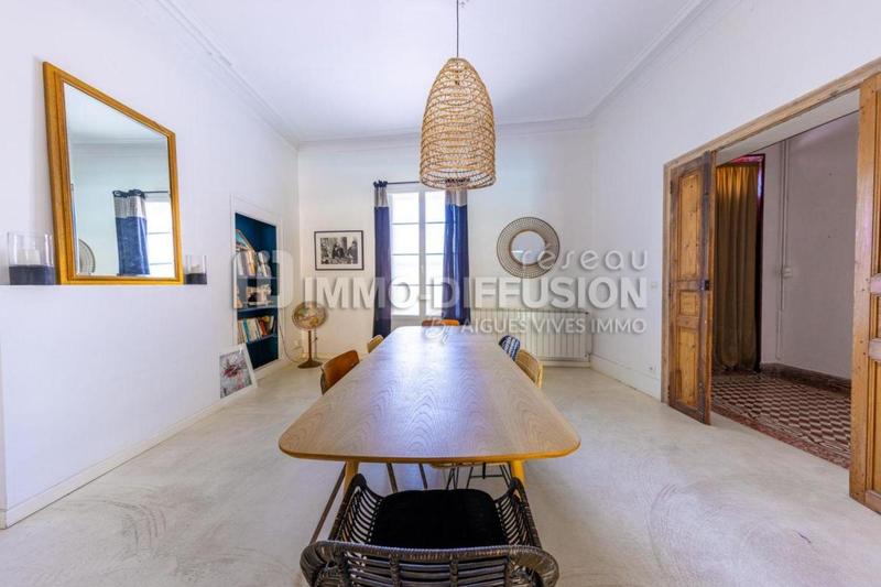 Maison de ville - 250 m² - 7 pièces